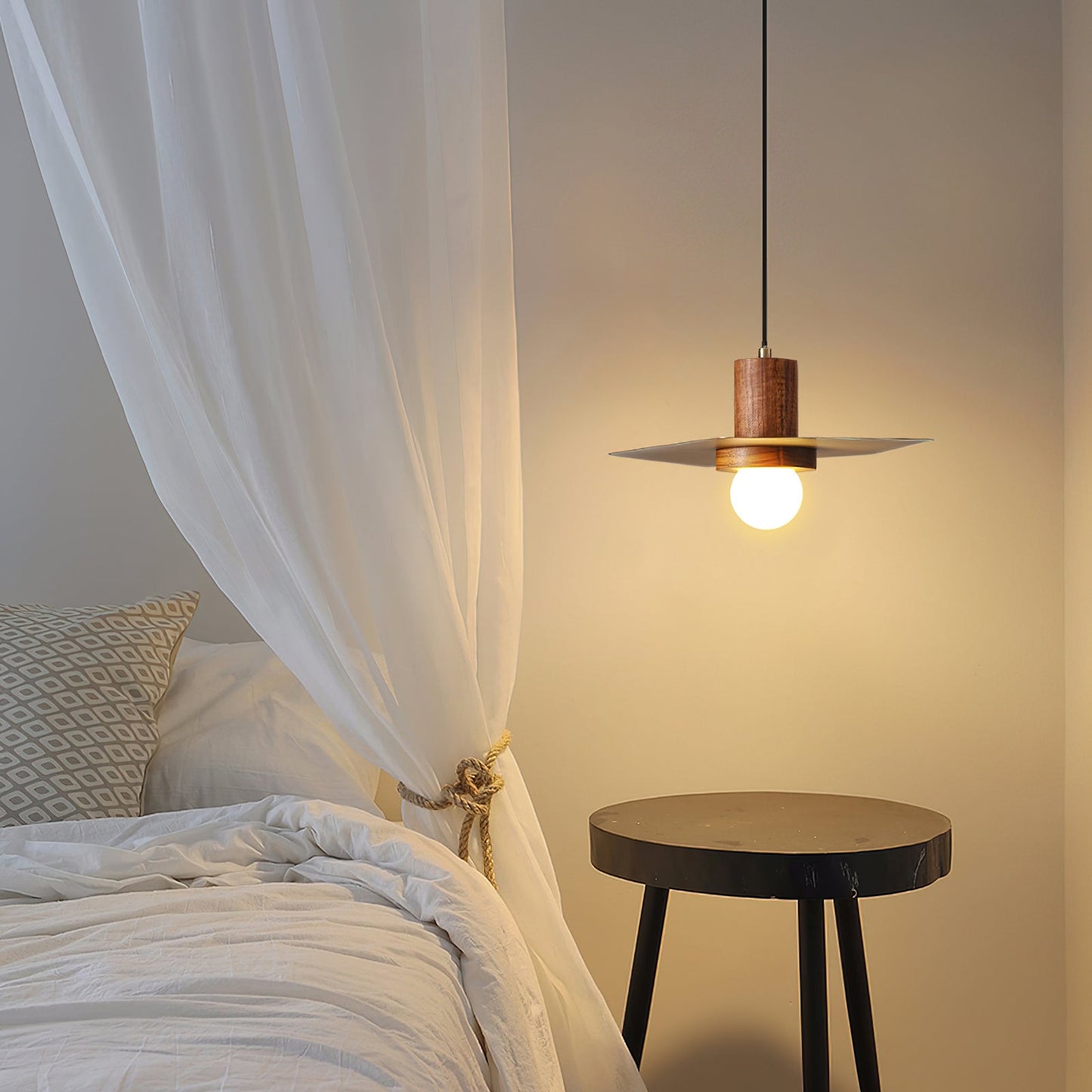 <strong>Elara Pendelleuchte</strong> – Minimalistisches Design mit Eleganz 2
