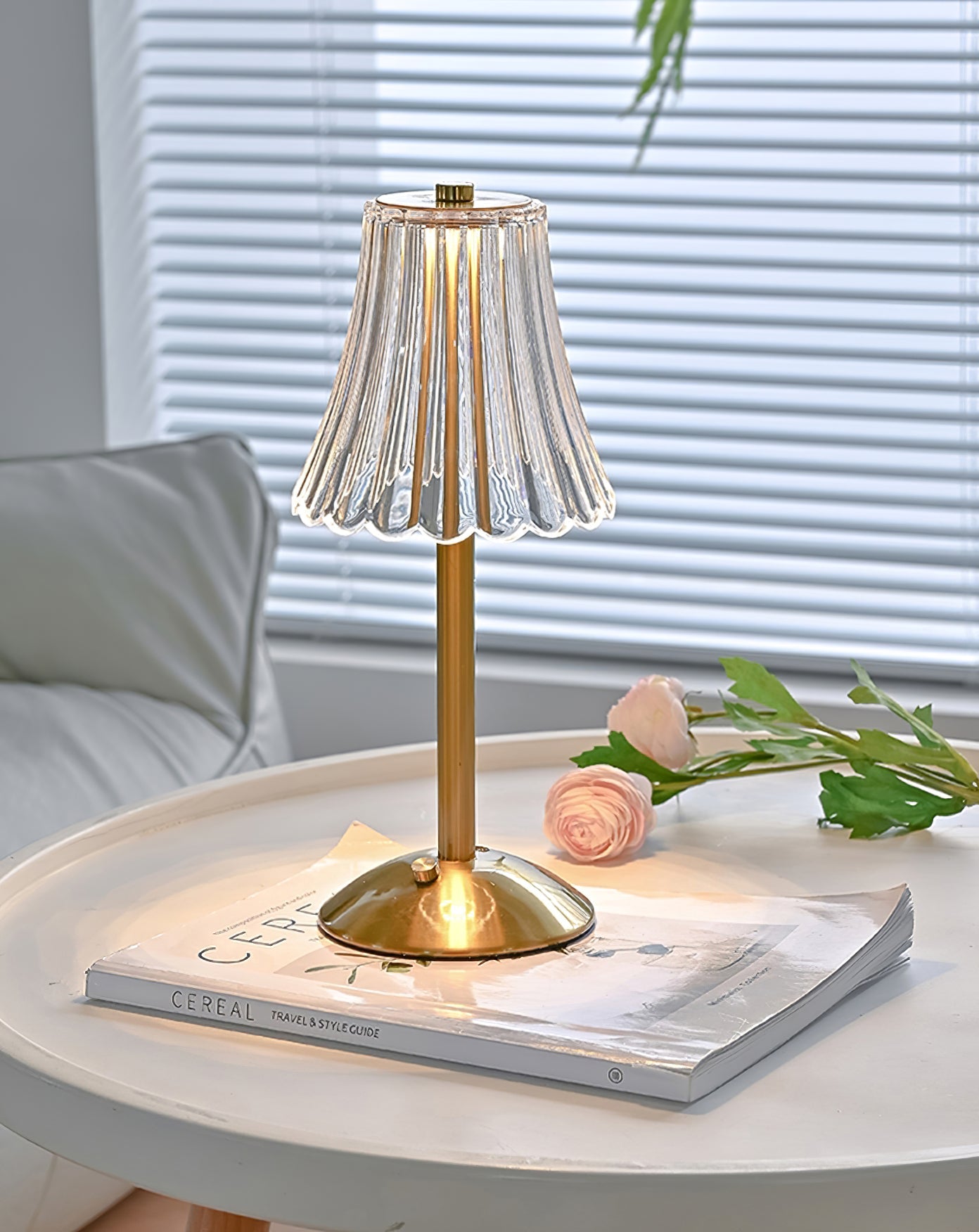 <strong>Glitzernde Tischlampe</strong> – Elegantes Design mit Strahlendem Licht 4