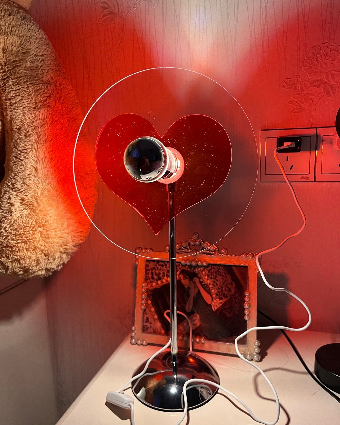 <strong>Herz-Atmosphäre-Tischlampe</strong> – Romantisches Licht für Jeden Raum 3