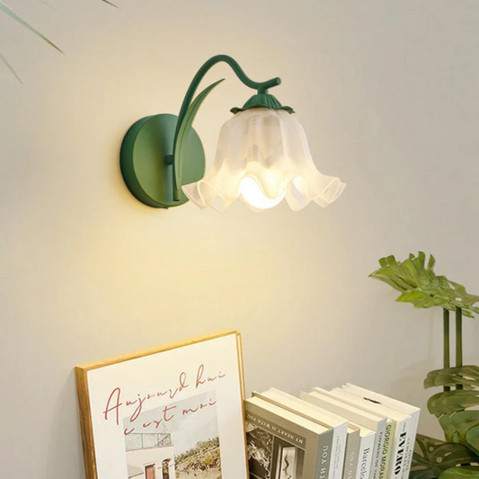 Dekorative Wandleuchte in Blumenform – Retro-Stil mit gewelltem Glasschirm
