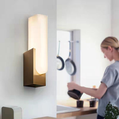 Agatha Wandleuchte – Stilvolle Lichtquelle mit Eleganz 3