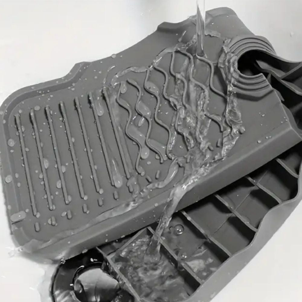 Aqua Slope Gummi-Wasserhahnmatte – Effektiver Spritzschutz für Ihre Spüle 4