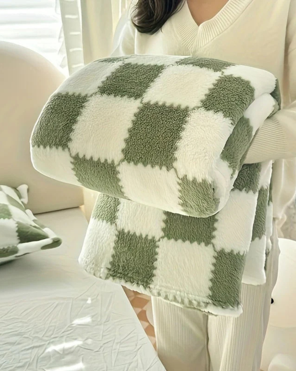 Carré-Douce Plaid – Elegante Wohndecke Mit Rautenmuster 11