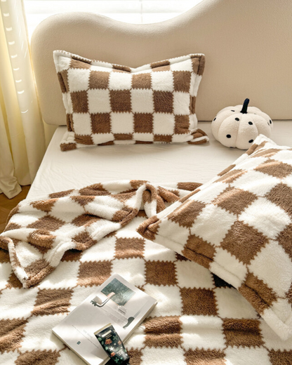 Carré-Douce Plaid – Elegante Wohndecke Mit Rautenmuster 7