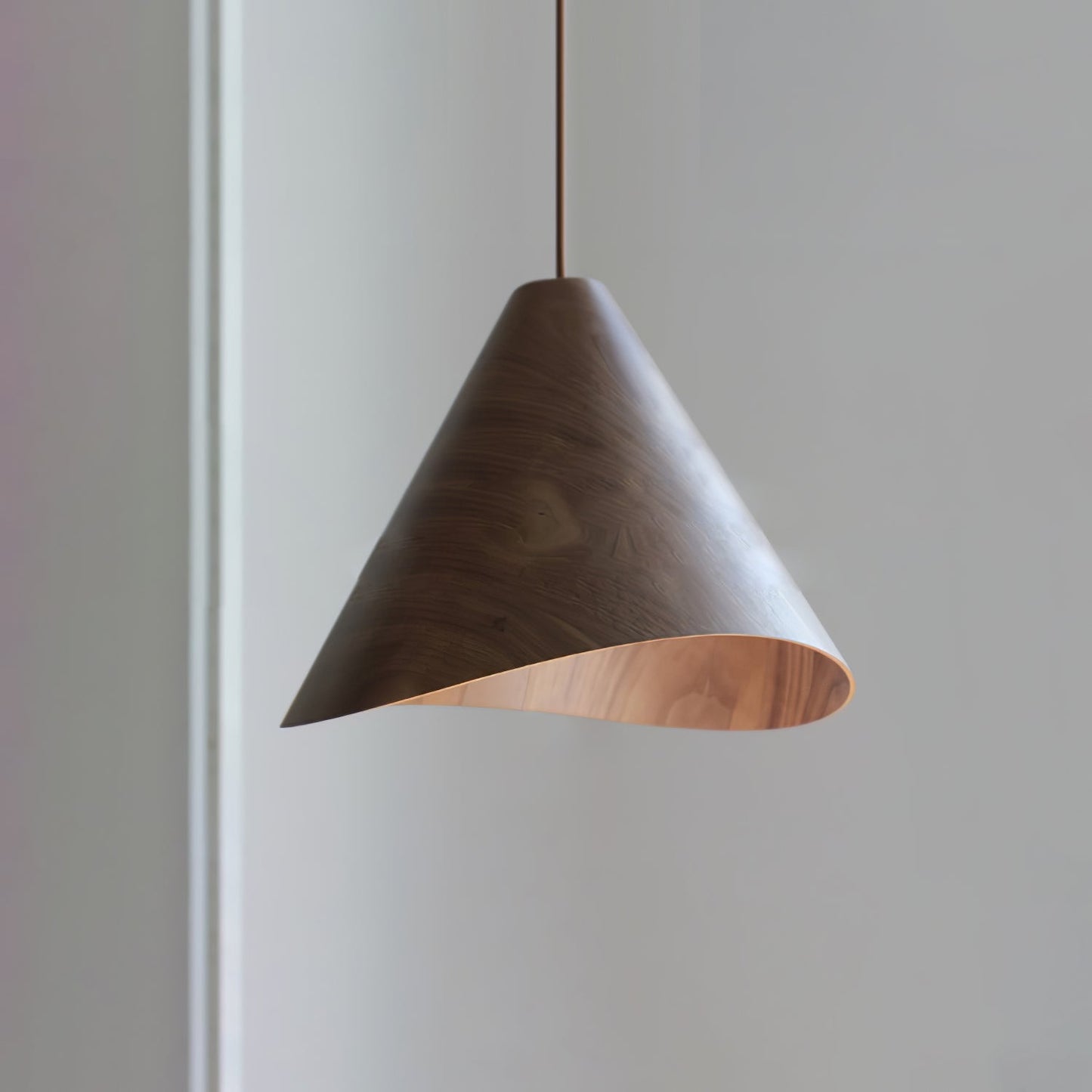 Conica Pendelleuchte aus Holz – Zeitlose Eleganz für Ihr Esszimmer 4