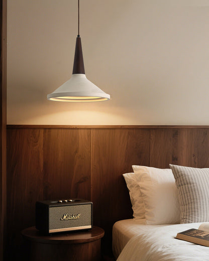 Doherty Pendelleuchte – Elegantes Design Mit Warmen Holzakzenten 6