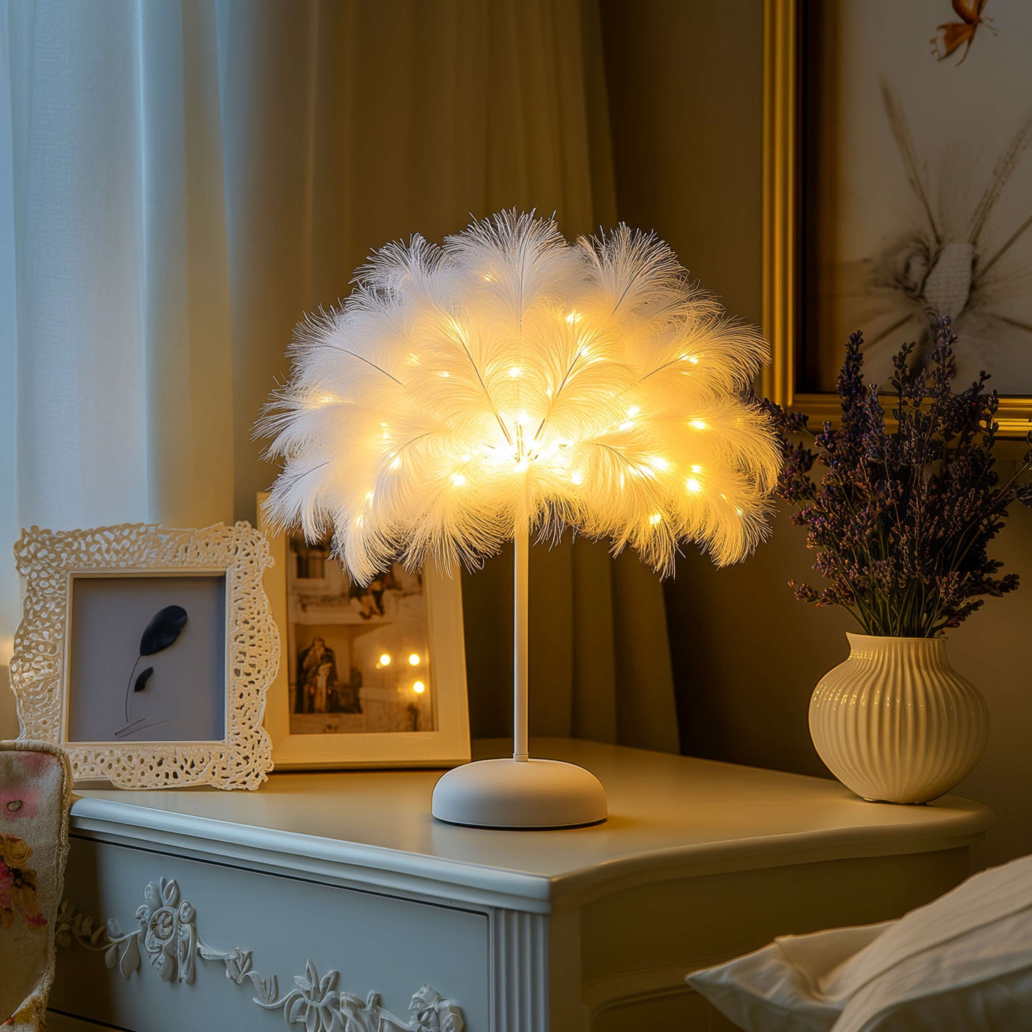 **GEFIEDERTE FANTASIELAMPE** – Elegante LED Tischlampe mit Naturinspiriertem Design 3
