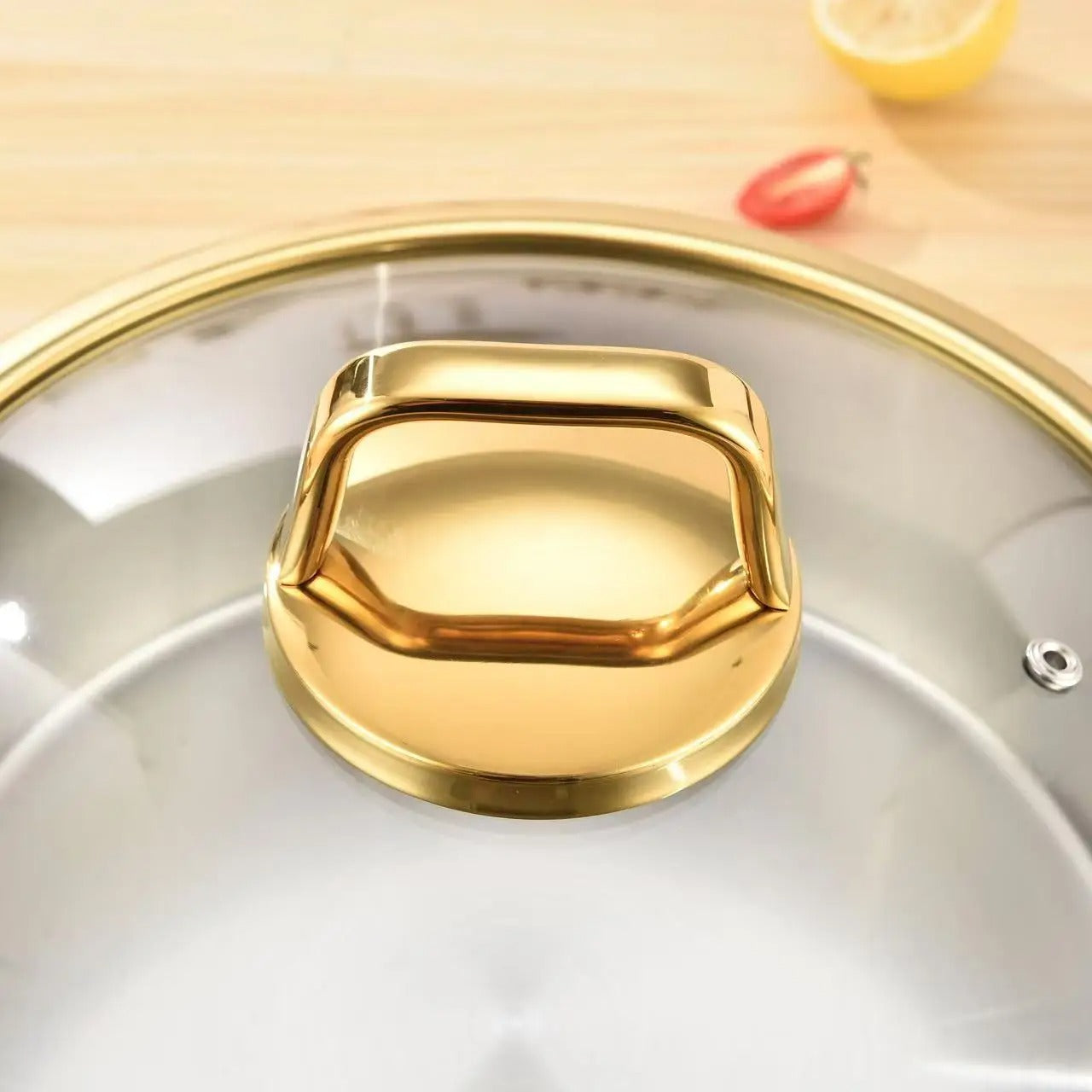 Gehämmerter Edelstahl Suppentopf 304 – Elegantes Kochen Mit Goldakzenten 4