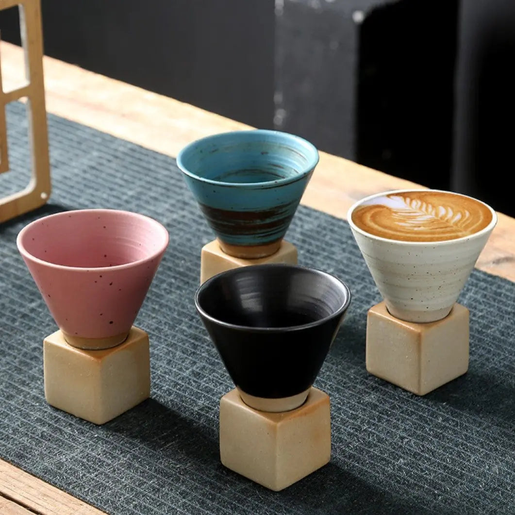 Handgefertigte Kegelförmige Espressotasse – Elegantes Japanisches Design für Genuss 3