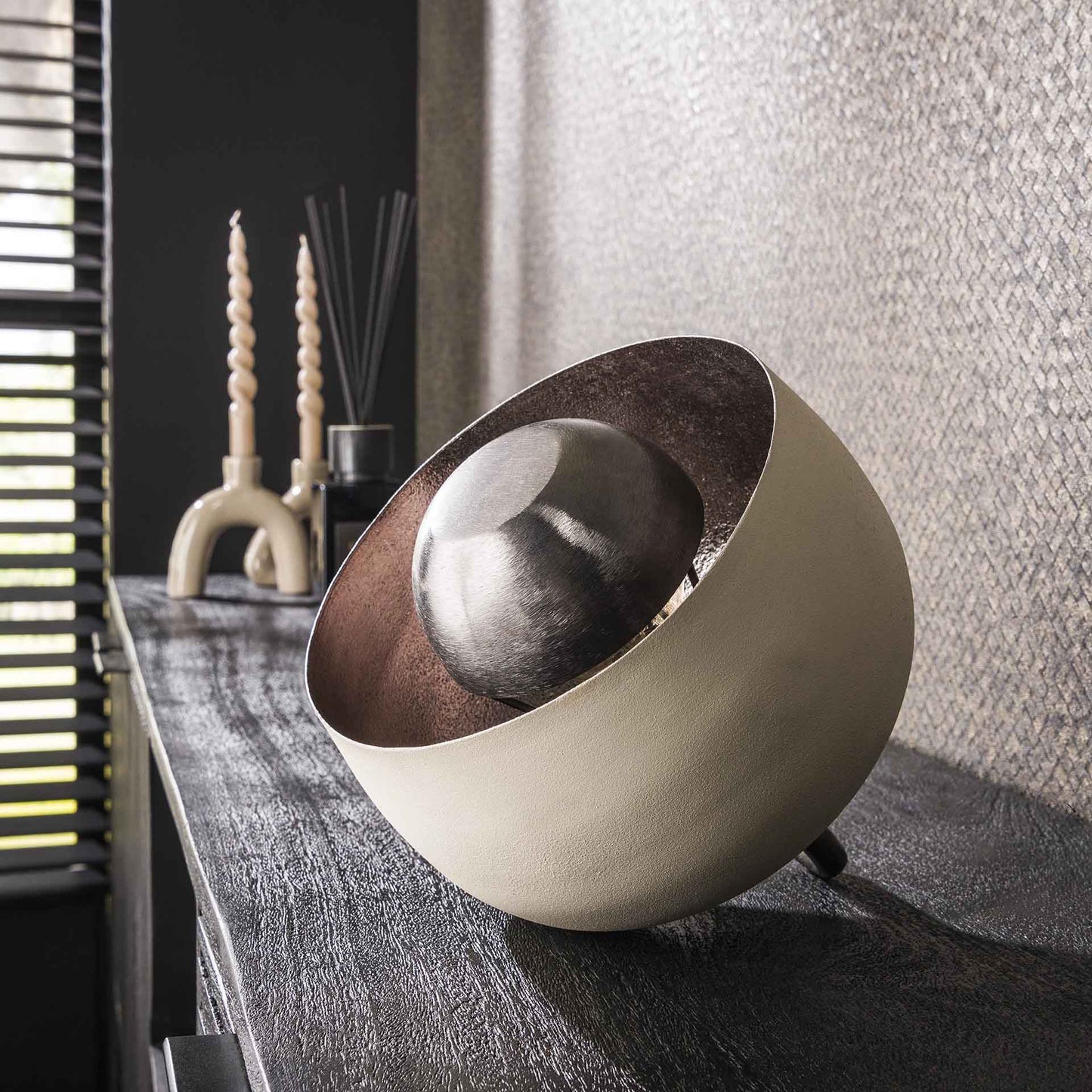 Industrielle Tischlampe Basel Naturgrau Ø22 – Elegantes Licht Für Modernes Wohnen 1