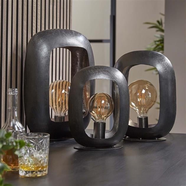 Industrielle Tischlampe Selma Oval Schwarz – Stilvolles Licht Für Eine Angenehme Atmosphäre 3