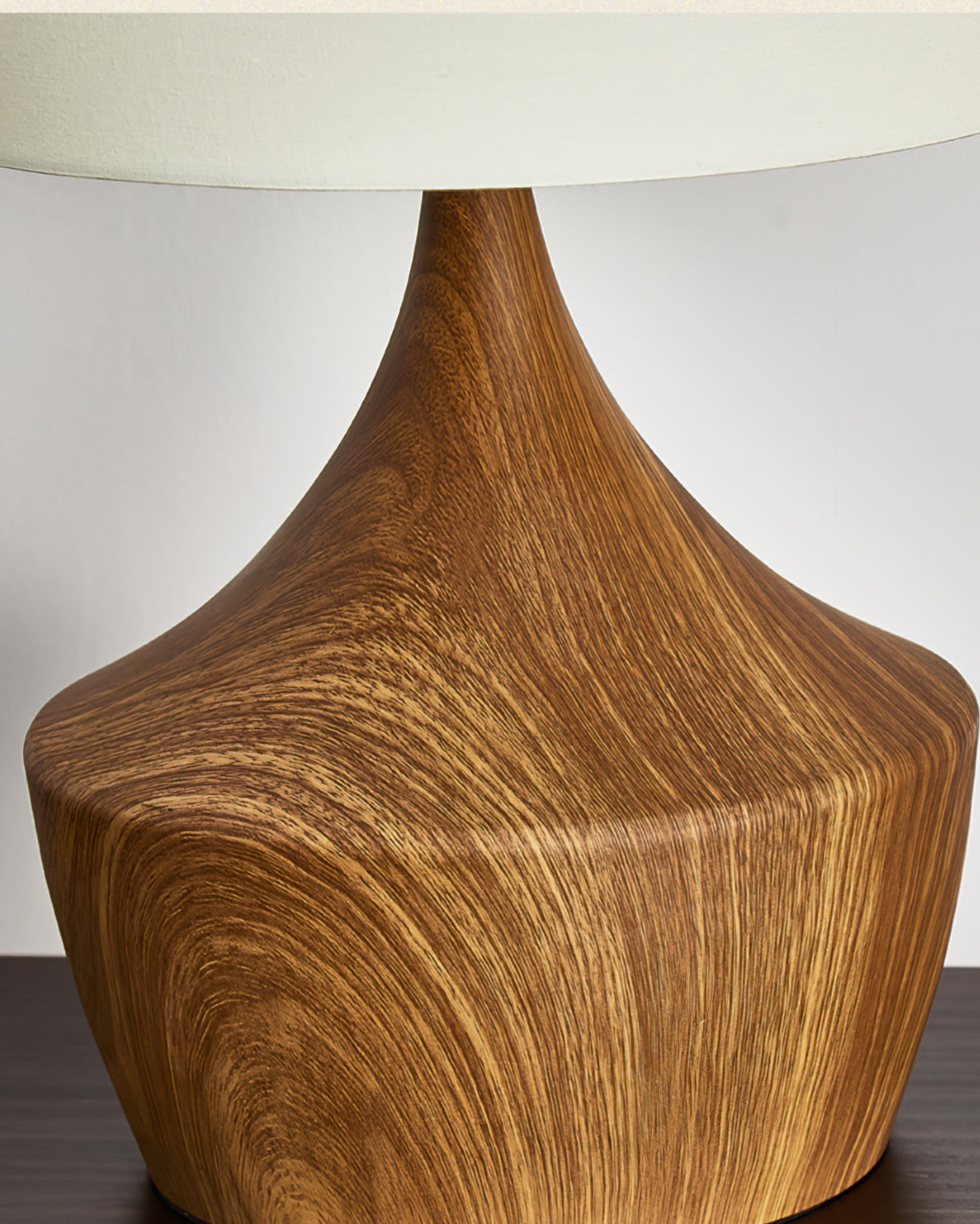 **KENDRA TISCHLAMPE – Elegante Beleuchtung für Jedes Zuhause** 4