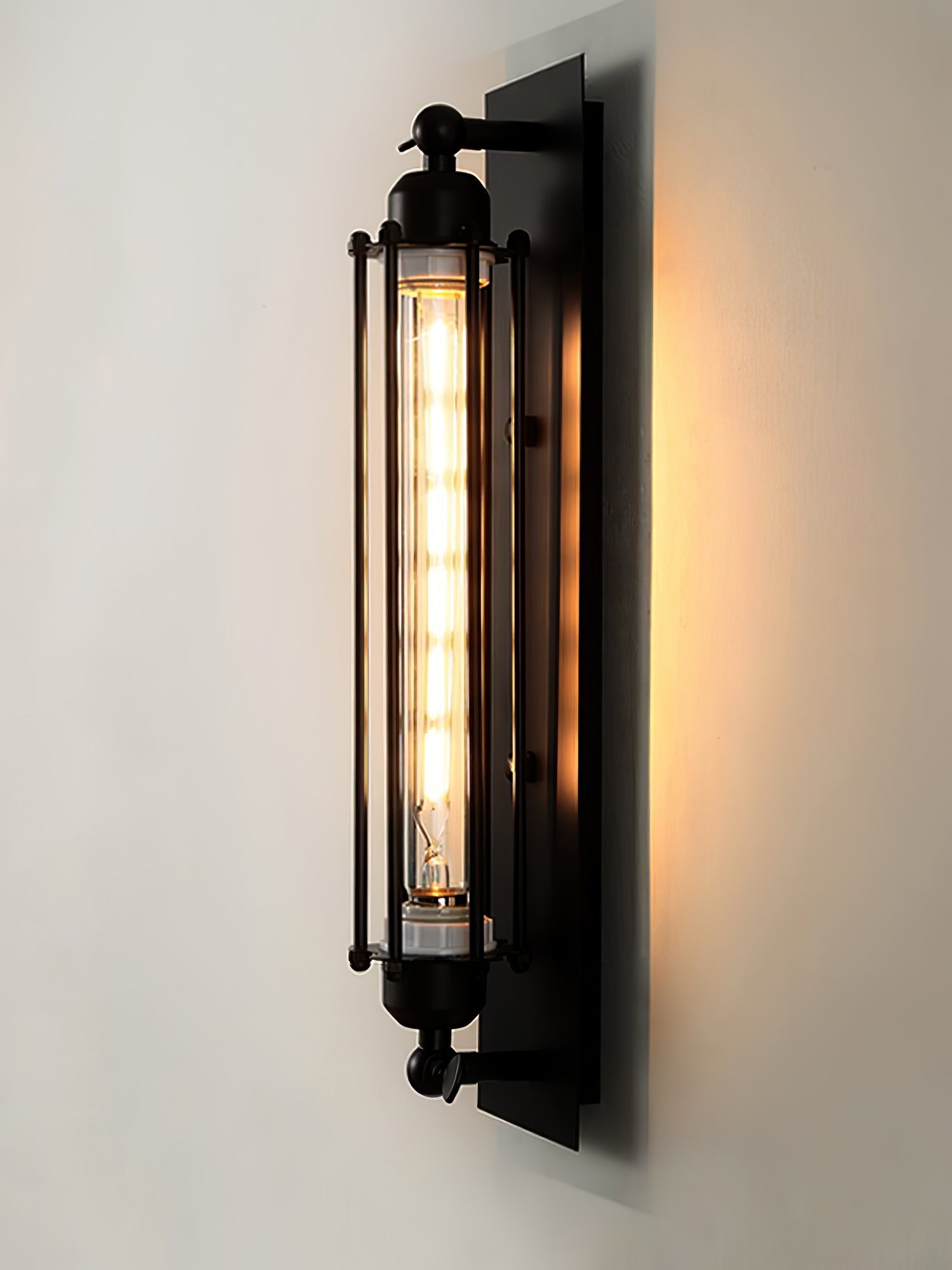 Kiera Wandlampe – Elegantes Industriedesign für Stilvolles Licht 8