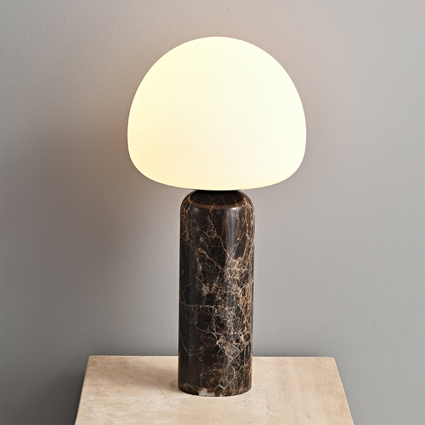 Kizu Tischlampe – Elegante Marmor- und Glasleuchte 5