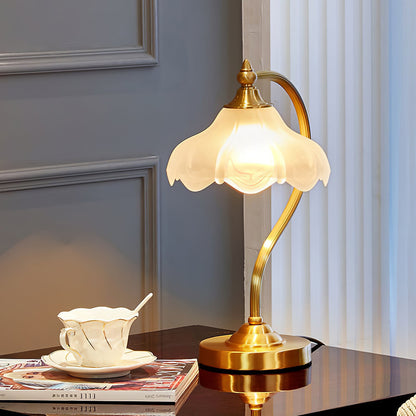 Magnolya Blüten Tischlampe – Elegante Lichtquelle Mit Natürlichem Flair 2