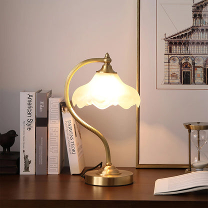 Magnolya Blüten Tischlampe – Elegante Lichtquelle Mit Natürlichem Flair 4