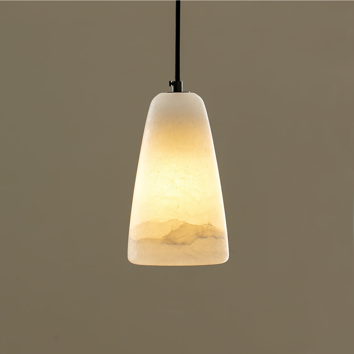 Pendelleuchte Glockenturm – Elegante Lichtquelle für Stilvolle Räume 2