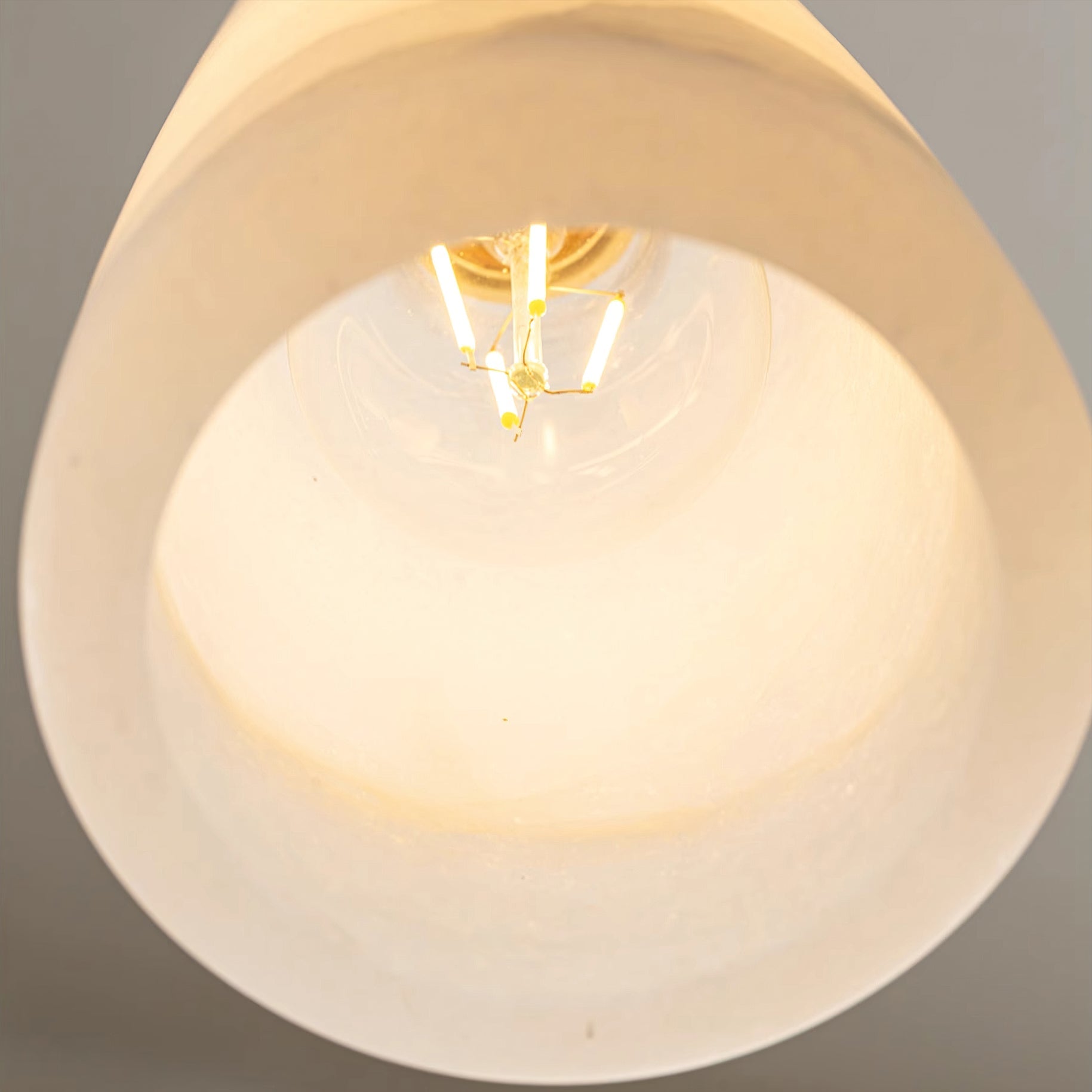 Pendelleuchte Glockenturm – Elegante Lichtquelle für Stilvolle Räume 8
