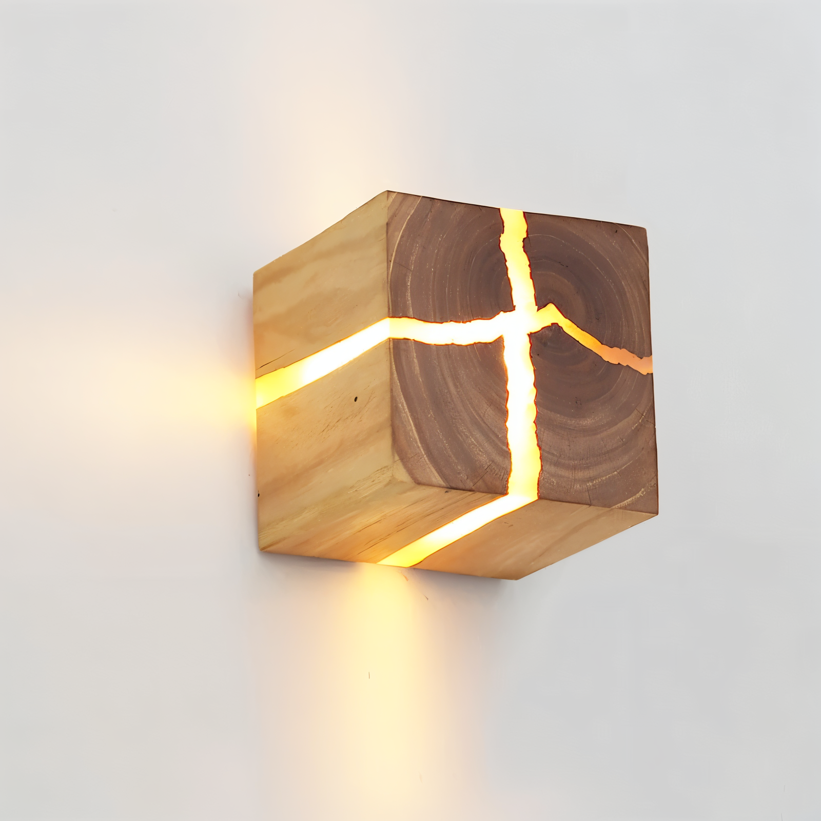 QuadCrackle Wandleuchte Holz – Künstlerisches Lichtspiel für Ihr Zuhause 1