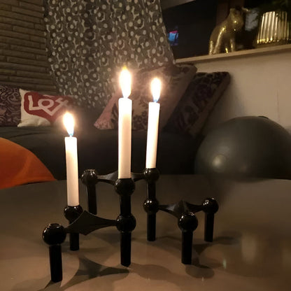 Stylischer Silberner Kerzenhalter aus Metall – Elegante Dekoration für Ihr Zuhause 3