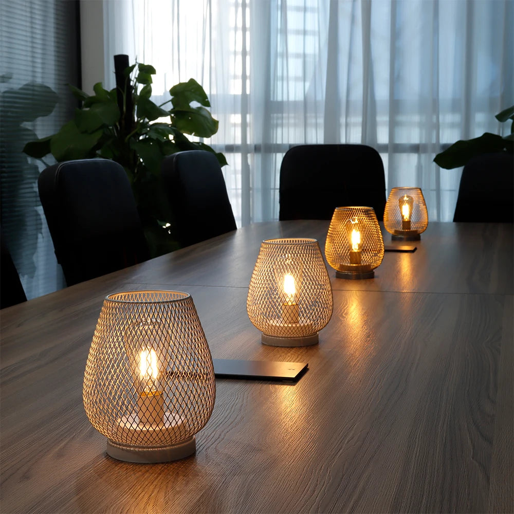 Tischlampe Set Aus Weißem Metall – Elegante Beleuchtung Für Gemütliche Anlässe 4