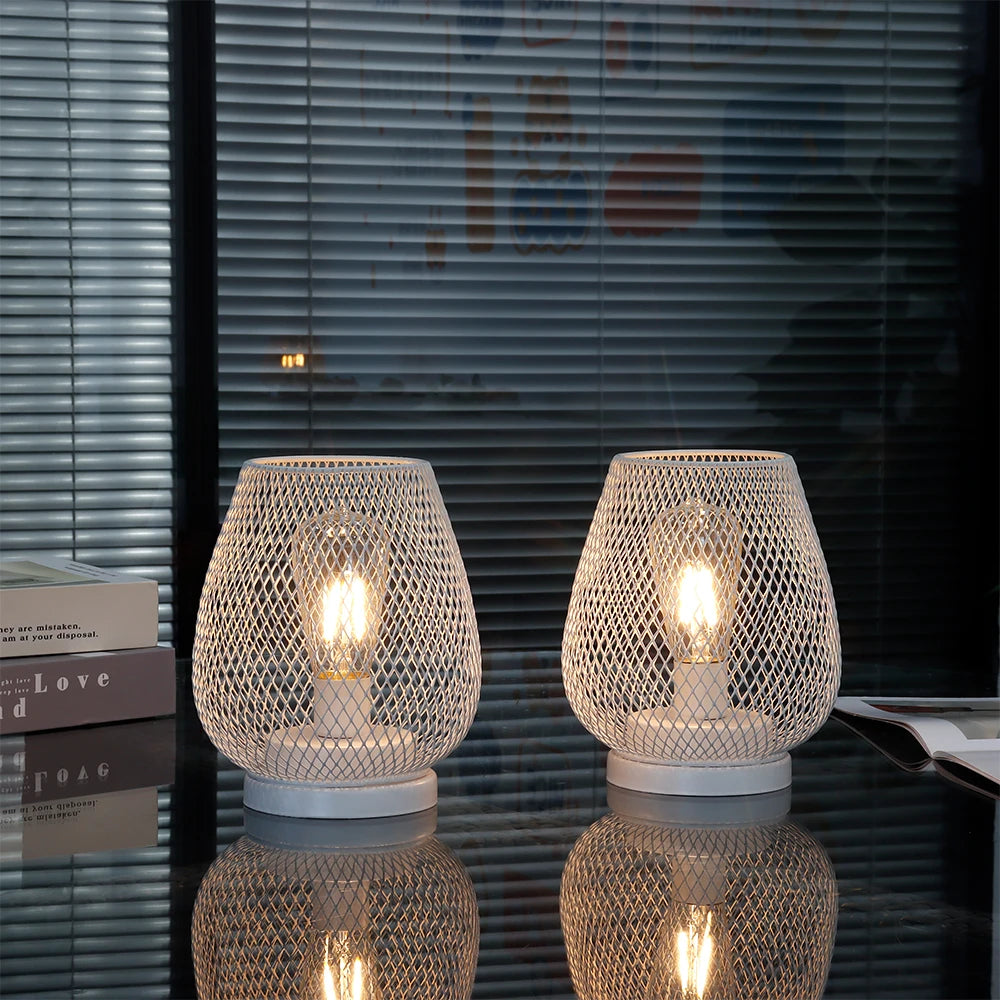 Tischlampe Set Aus Weißem Metall – Elegante Beleuchtung Für Gemütliche Anlässe 5