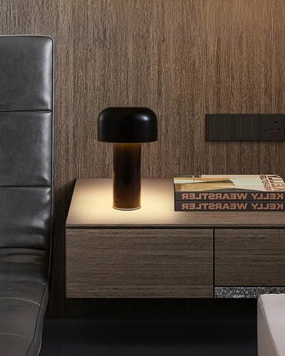 Moderne Tischlampe Kuppelschirm – Klarer Lichtstrahl mit Subtilem Glanz