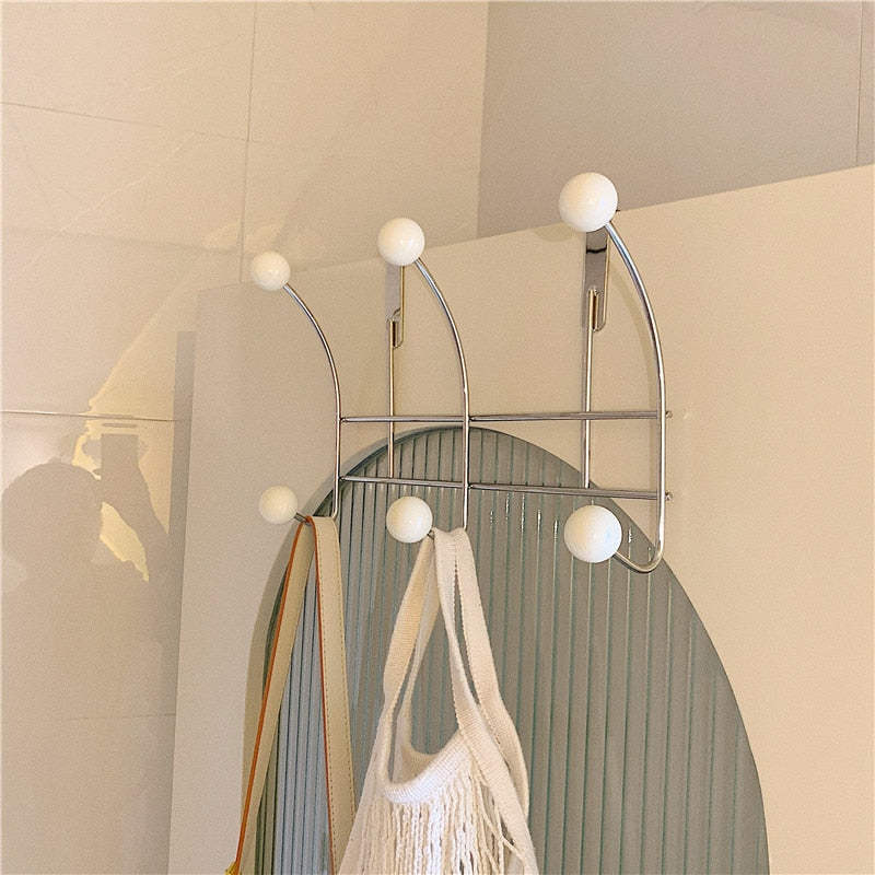 Vintage Garderobe Mit Drei Haken – Stilvolle Ordnung Für Ihr Zuhause 3