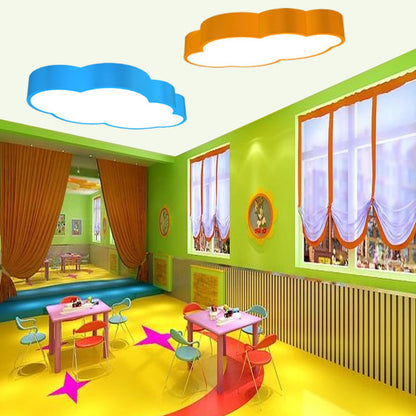 **Wolkenförmige Kinderzimmer-Deckenlampe – Bunte Lichtakzente für Ihr Kind** 4
