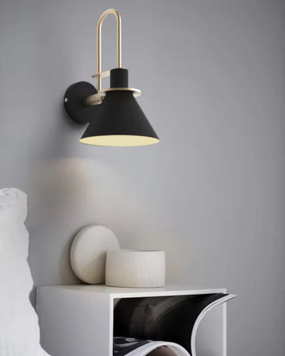 Kegelschirm Wandleuchte – Gezielter Lichtstrahl