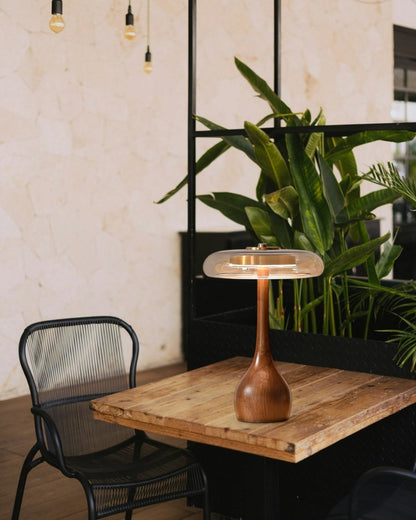 Elegante Tischlampe Holzglas – Warme Lichtform