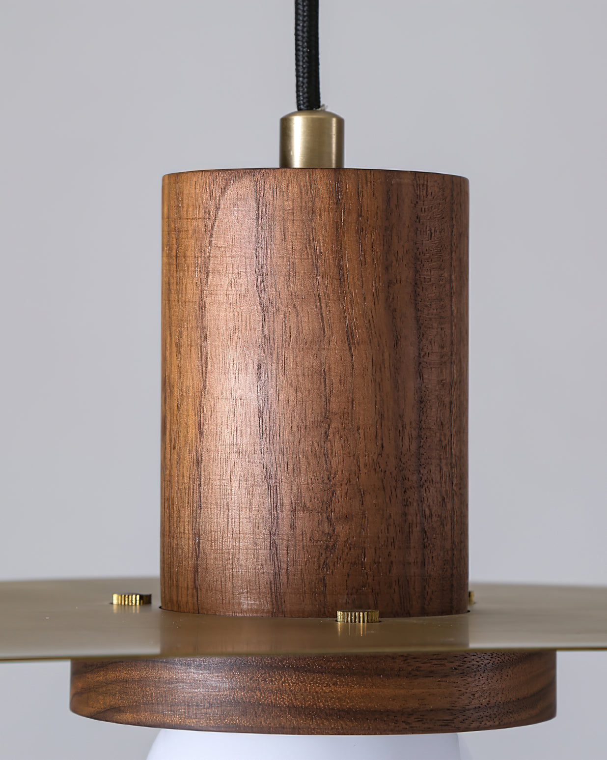 <strong>Elara Pendelleuchte</strong> – Minimalistisches Design mit Eleganz 8