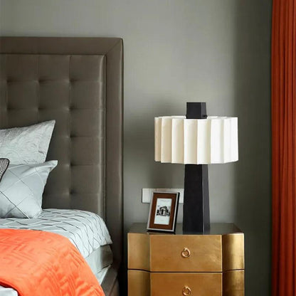 <strong>Elin Tischlampe – Stilvolle Beleuchtung für Ihr Zuhause</strong> 3