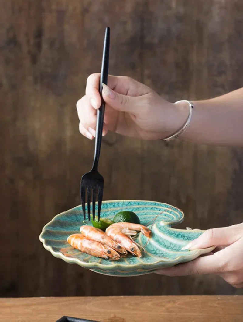 <strong>Ocean Whirl Keramikteller – Einzigartige Muschelform für Küstenkunst</strong> 7