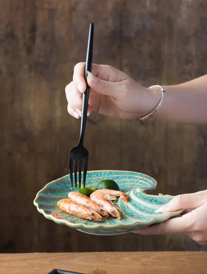 <strong>Ocean Whirl Keramikteller – Einzigartige Muschelform für Küstenkunst</strong> 7