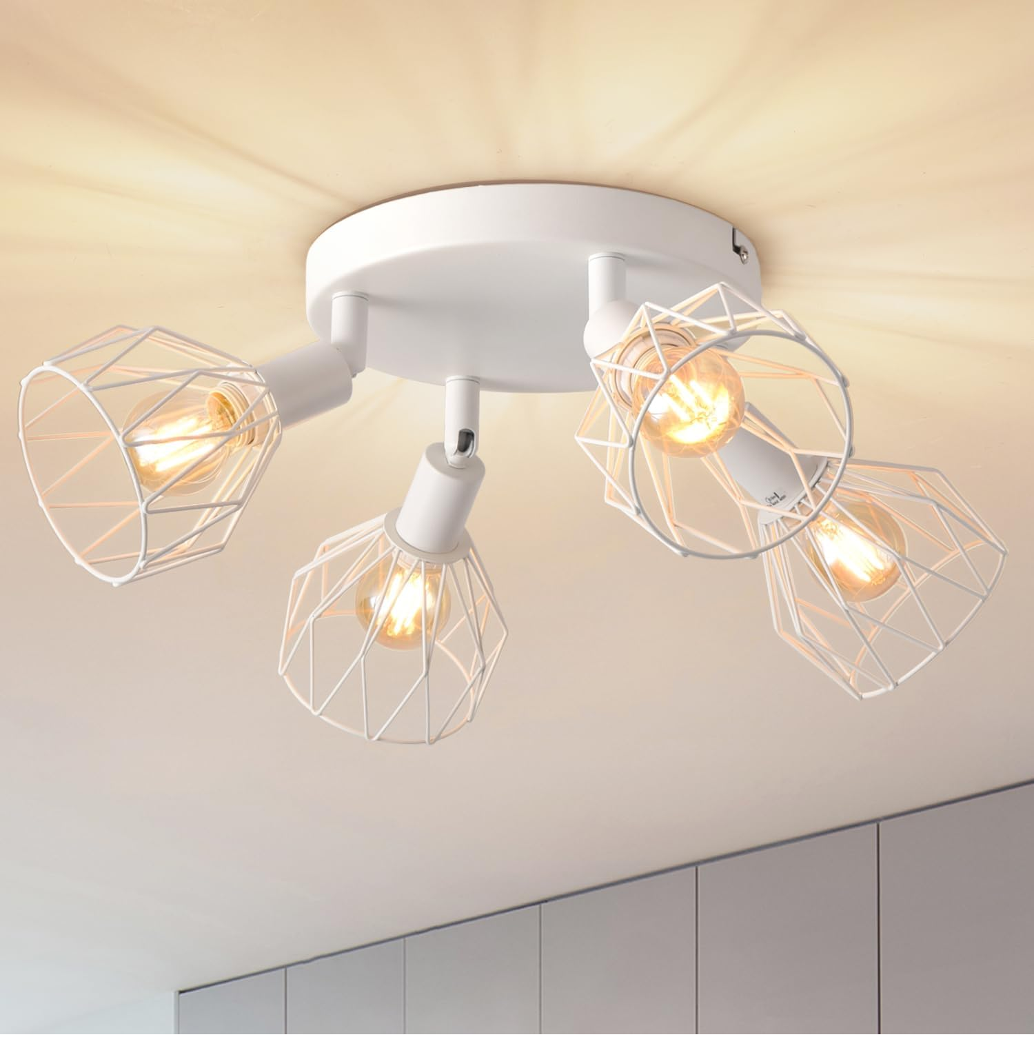 <strong>Schwarze 4-Wege-Deckenleuchte</strong> – Stilvolle Industriebeleuchtung für Ihr Zuhause 6