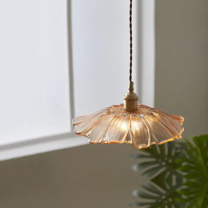 <strong>Vintage Blumen-Glas-Pendelleuchte</strong> – Elegantes Design für zeitlose Räume 6