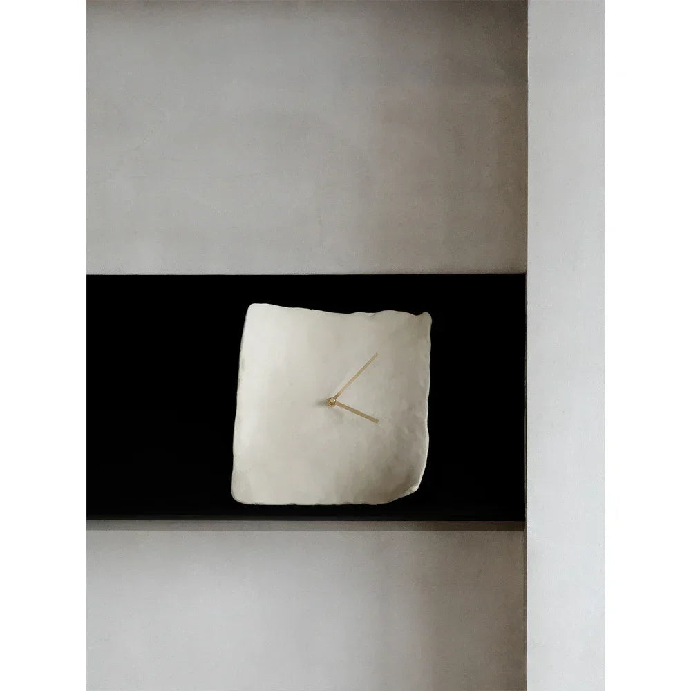 <strong>Wrinkle In Time Wanduhr – Einzigartiges Design für Ihr Zuhause</strong> 6